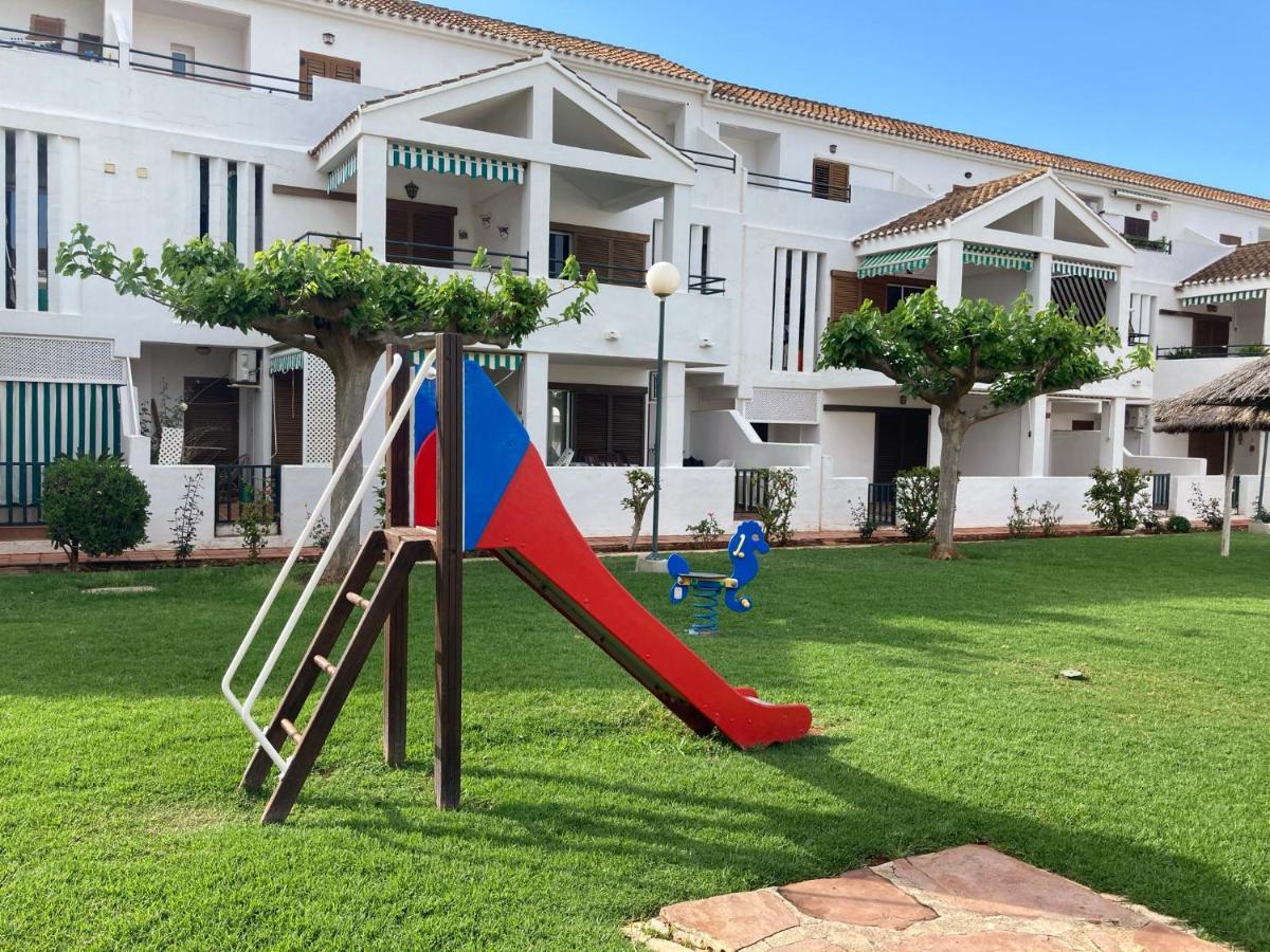Chalet Adosado En Urbanizacion Con Precioso Jardin Dénia Exterior foto