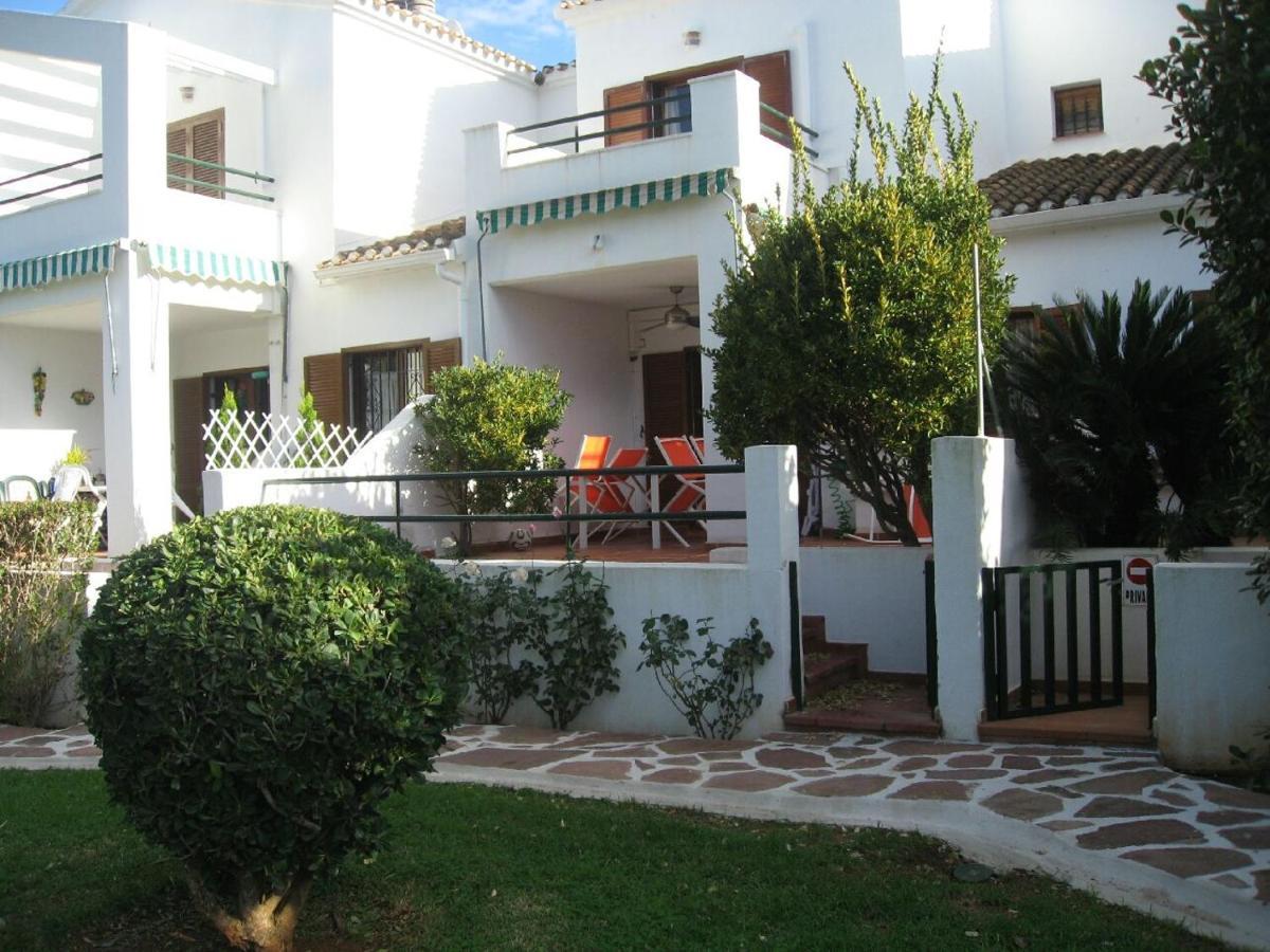Chalet Adosado En Urbanizacion Con Precioso Jardin Dénia Exterior foto