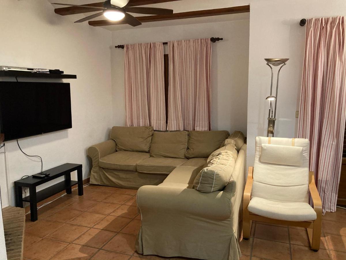 Chalet Adosado En Urbanizacion Con Precioso Jardin Dénia Exterior foto